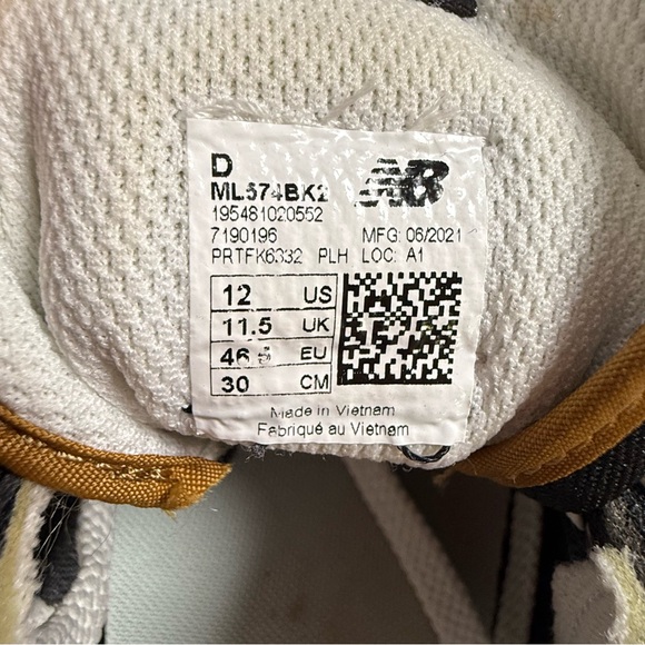 New Balance 574 V2 Black/Tan Workwear Mens Size 12  Sneakers ML574BK2 EUC - Picture 9 of 10